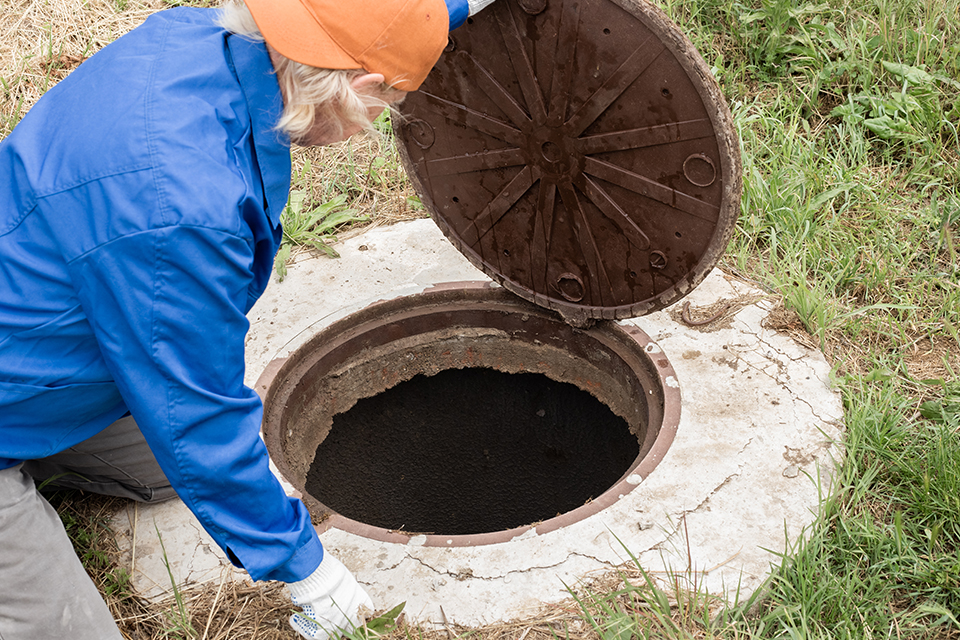 Comment fonctionne une fosse septique et à quoi ça sert ?