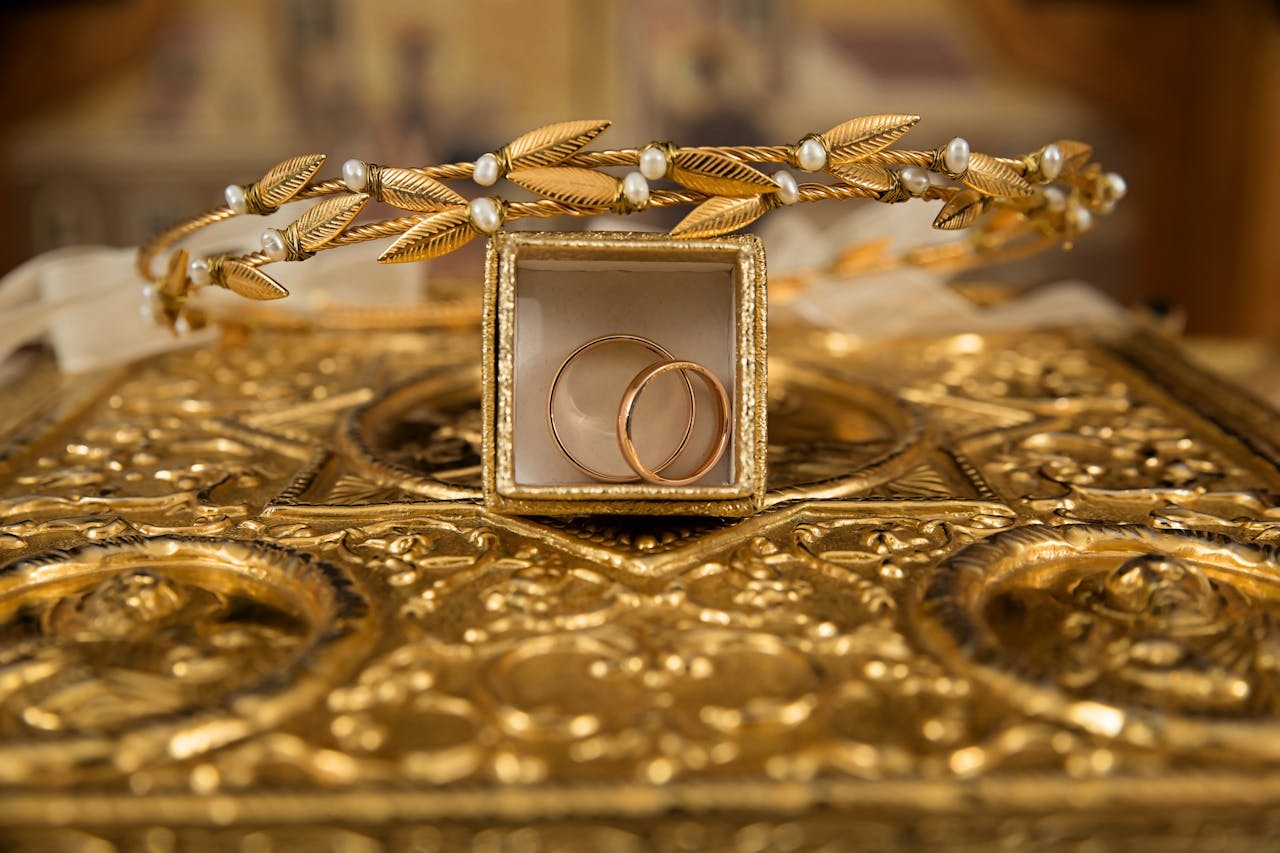 Briller en 2025 : Découvrez les bijoux tendances de cette année.
