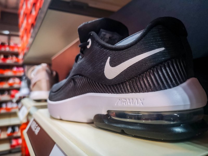 Comment entretenir vos baskets homme pour les garder impeccables ?