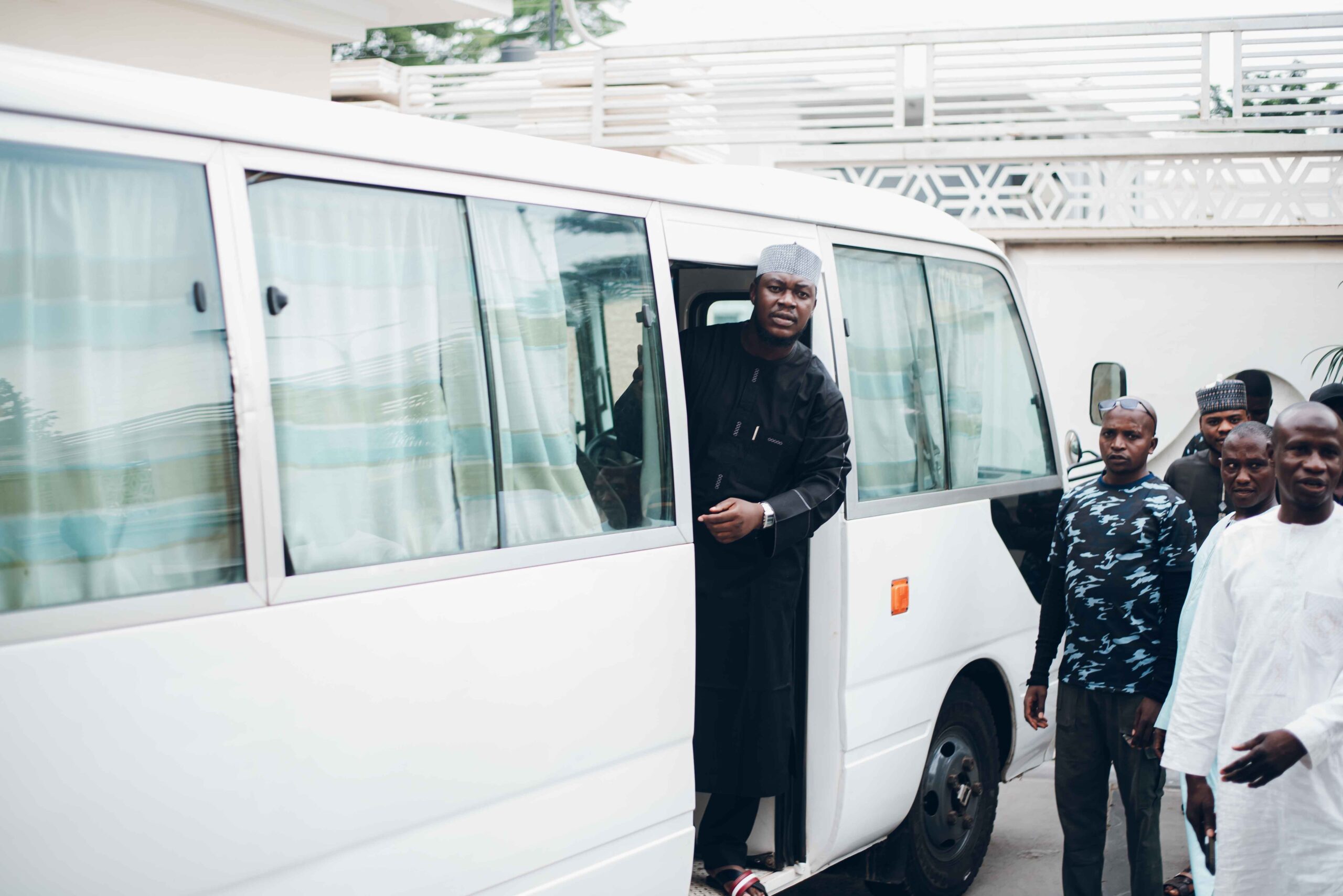 Location minibus pour les transferts professionnels : nos conseils